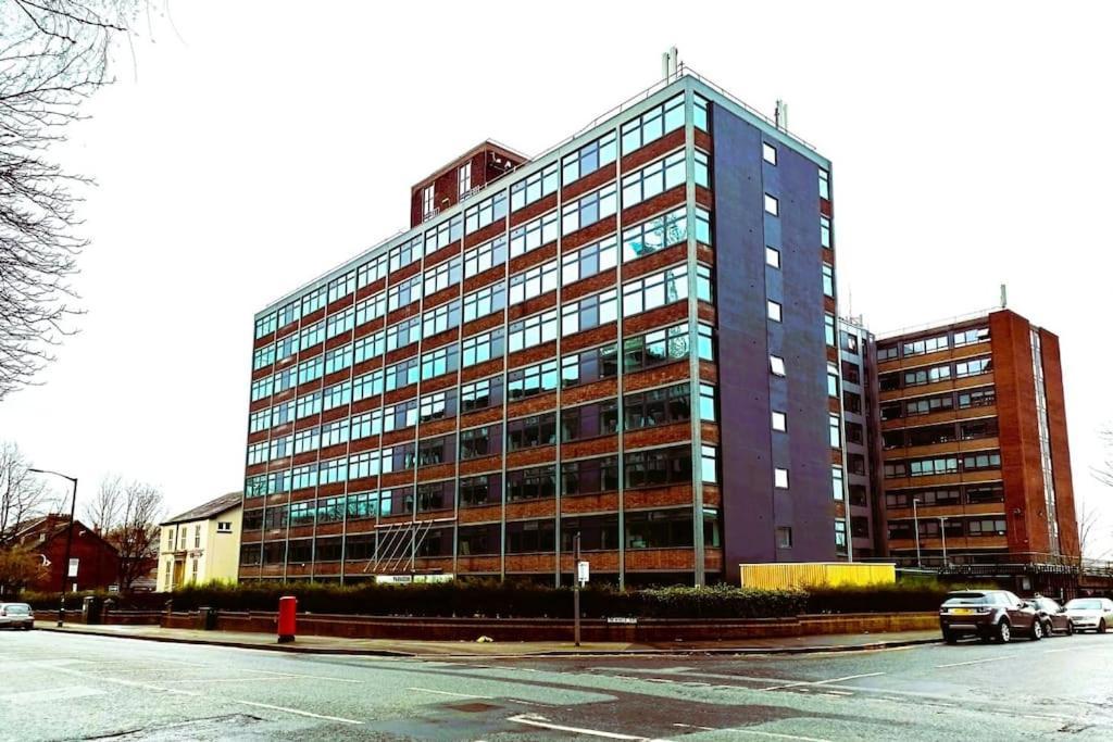 Modern One Bedroom Apartment Near Old Trafford Stadium Manchester Exterior photo